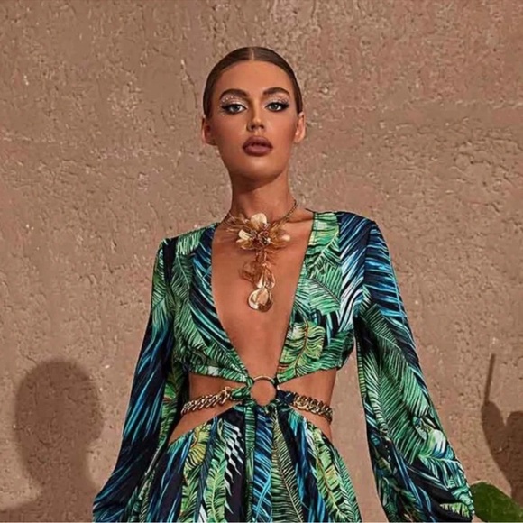 Zara Kate Middleton Famous Cascading Floral Necklace - Picture 5 of 16